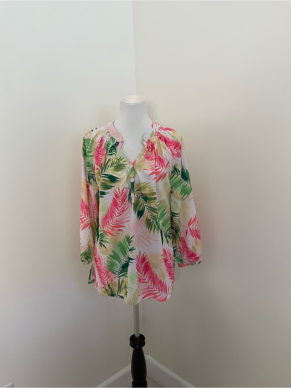 Draper’s & Damon’s Tropical Leaf Print Tunic Blouse in Pink & Green
